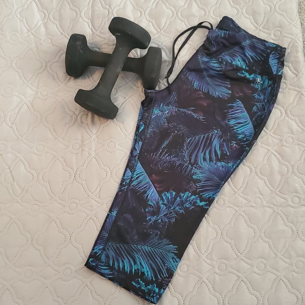 Tropical Patterned Dri fit Workout Capri